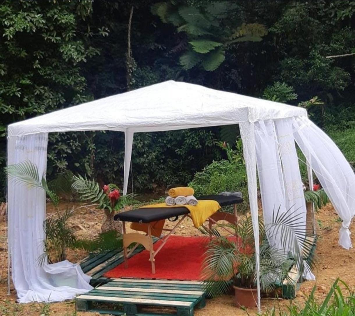 Camping A La Ferme Gros-Morne Bagian luar foto